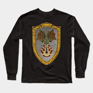 Crimson Defiance (Shield Gold Celtic Rope on Wood) Long Sleeve T-Shirt